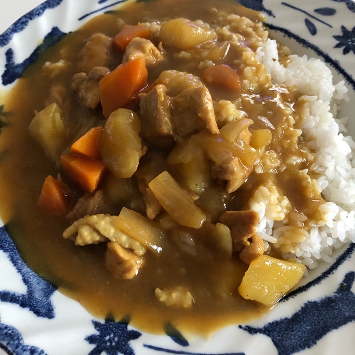 誰でも超簡単に作れる！基本的なチキンカレー